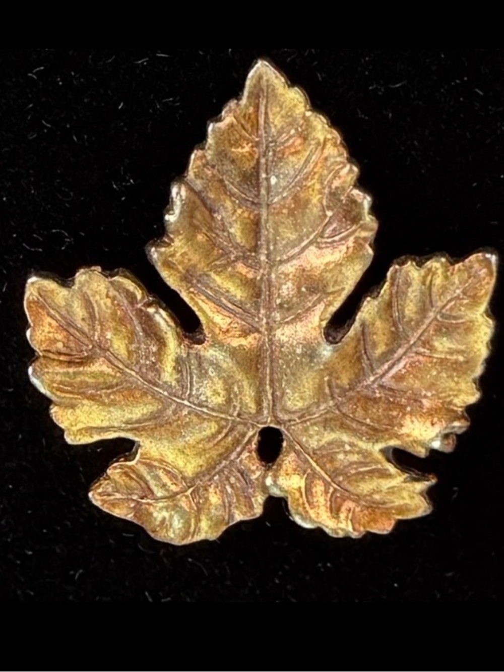 Vintage aged textured maple Leaf Brooch